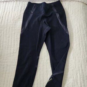 Old Navy moto-style 7/8 leggings - Size M